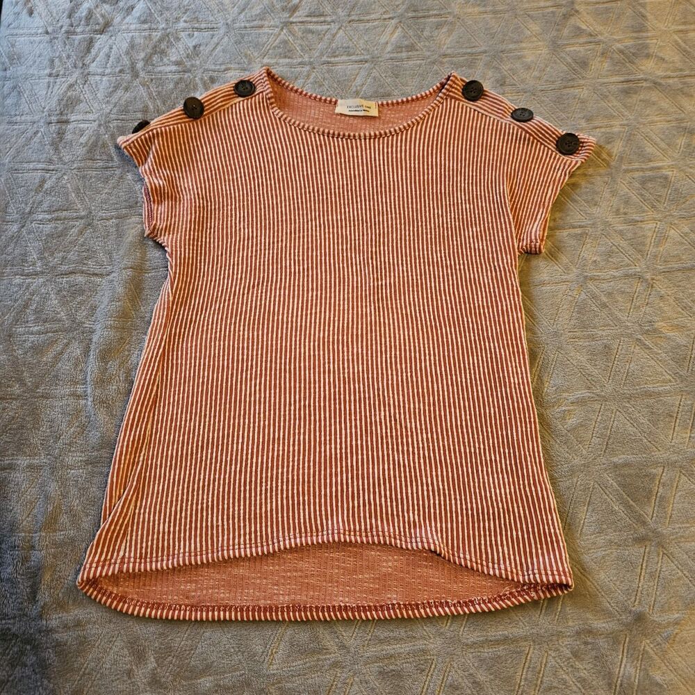 Exclusive One Blouse Women's Red  Textured Short Sleeve Top